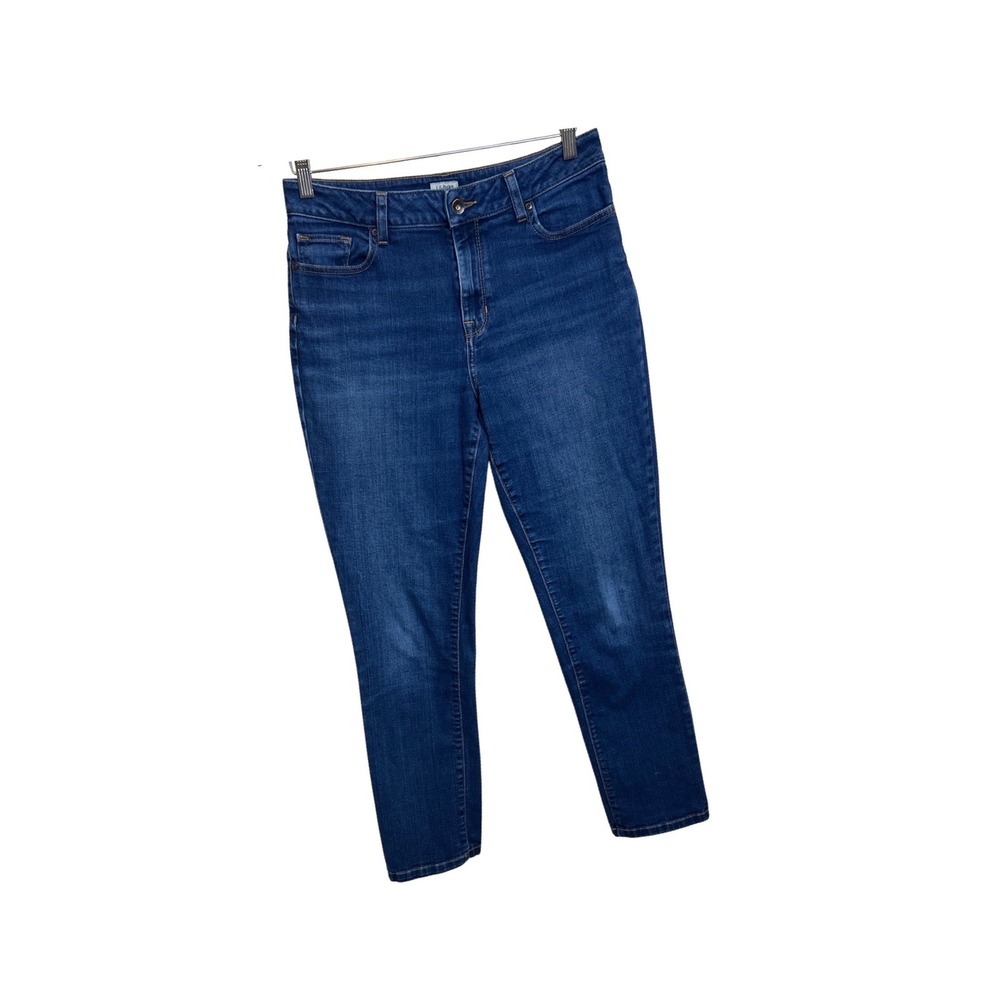 LL Bean Classic Fit Jeans Womens 8 Blue Denim Straight Leg 284078 Stretch A16